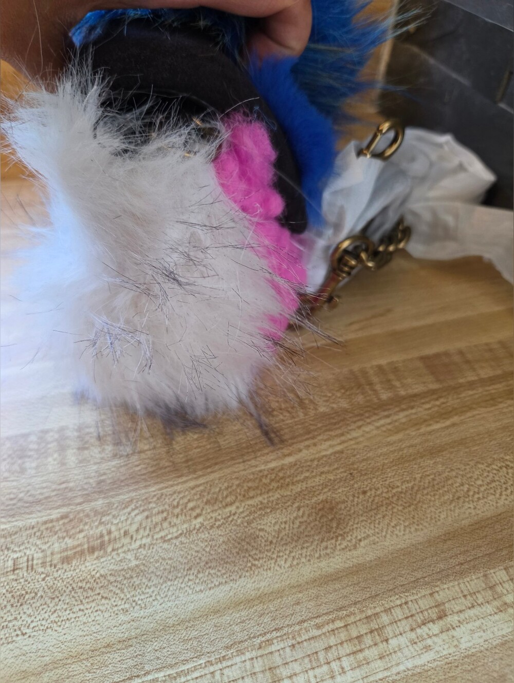 Kurt Geiger NWT Fuzzy Eagle Crossbody & Dustbag NEW THIS SEASON - Picture 5 of 8